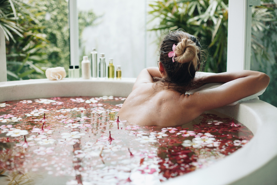 Spa Bathing with Flowers